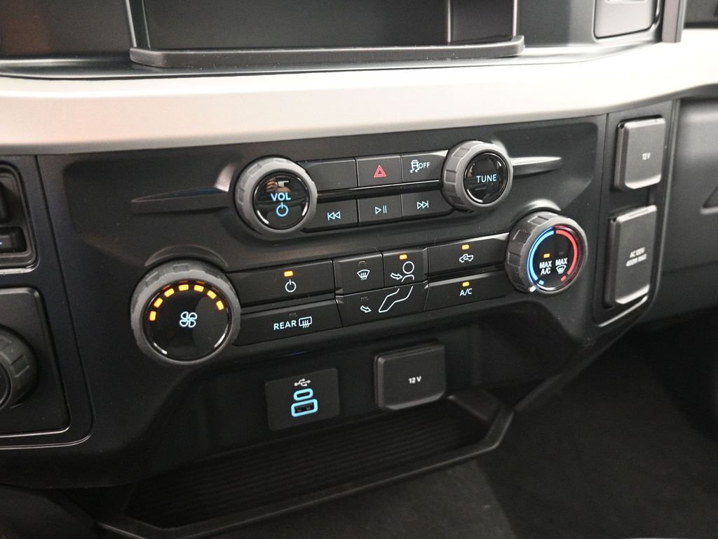 New 2026 Oxford White Ford XLT image 14
