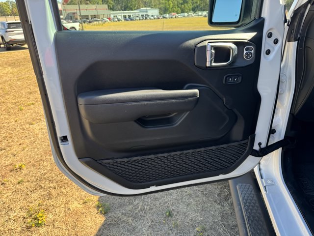 Used 2025 Bright White Clearcoat Jeep Mojave image 19