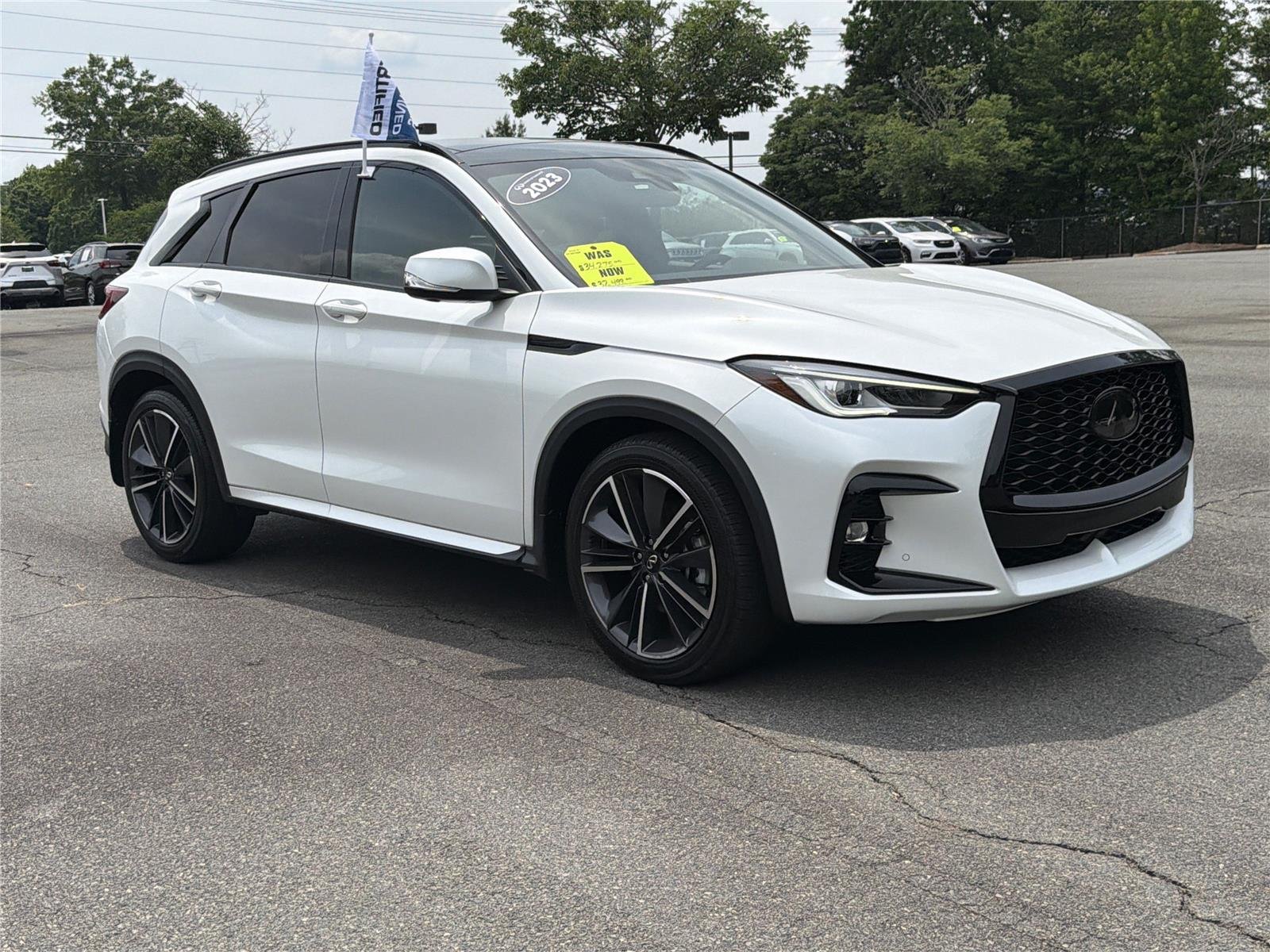 Used 2023 Radiant White INFINITI SPORT image 32