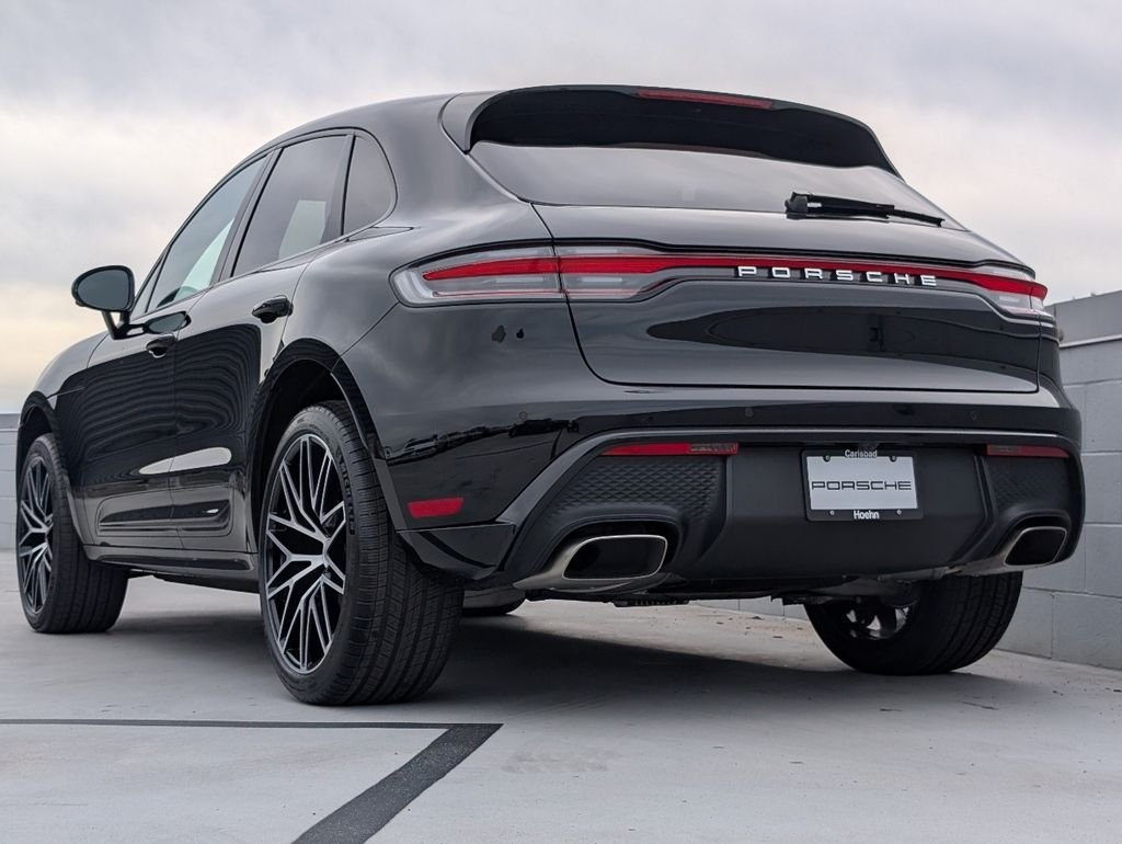 2026 Porsche Macan T - Photo 3