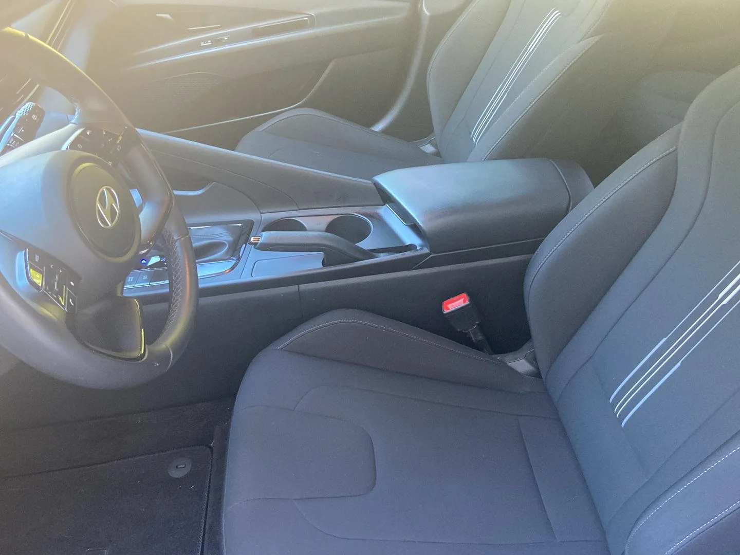 Used 2025 Abyss Black Hyundai SEL Sport image 9