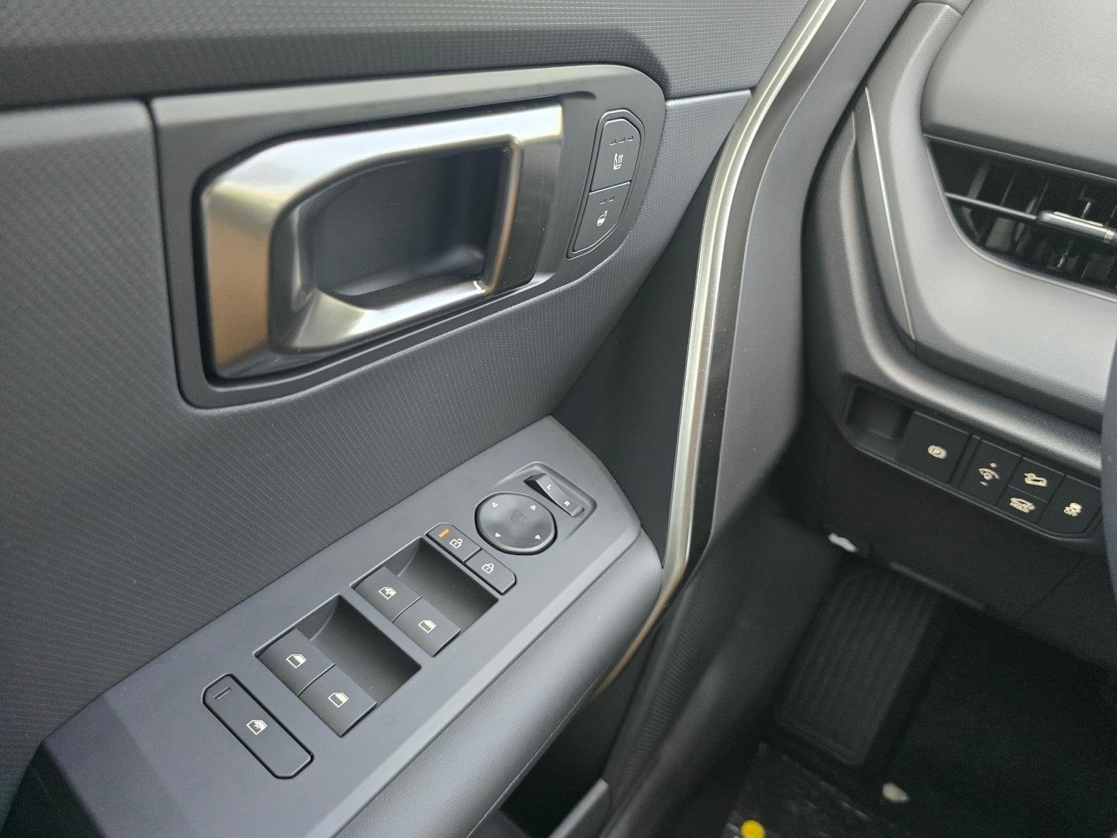 New 2027 Iceberg Green Kia X-Line S image 11