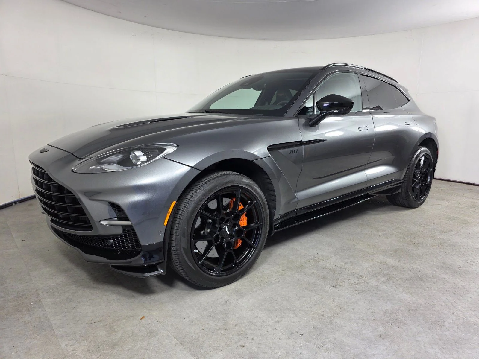 2023 Aston Martin DBX 4.0 V8 707 AWD's photo