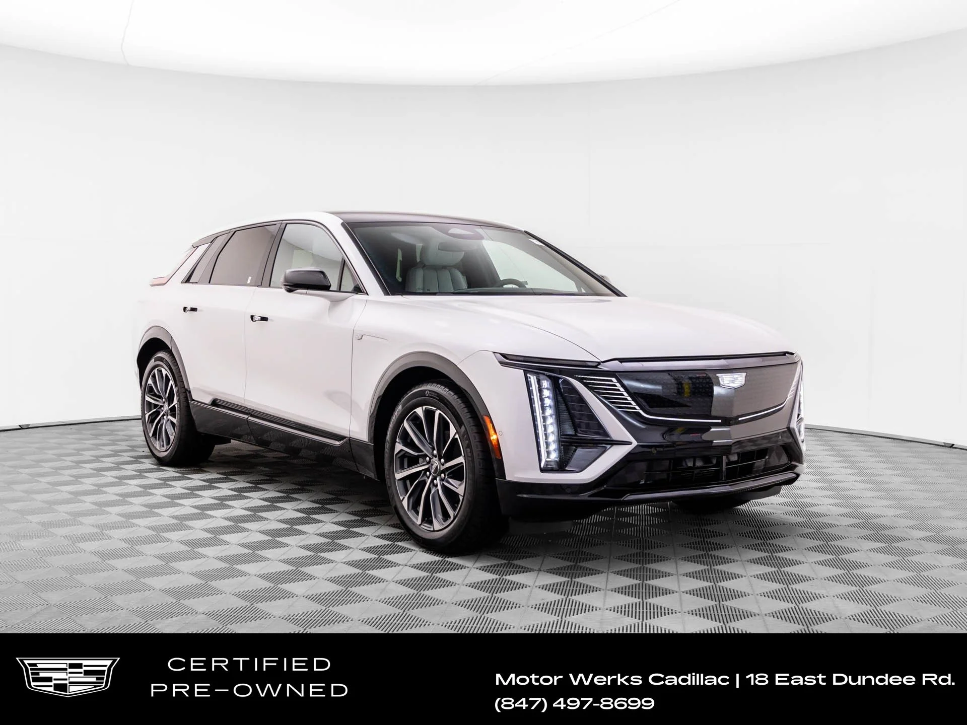 Used 2025 White Cadillac Sport image 1