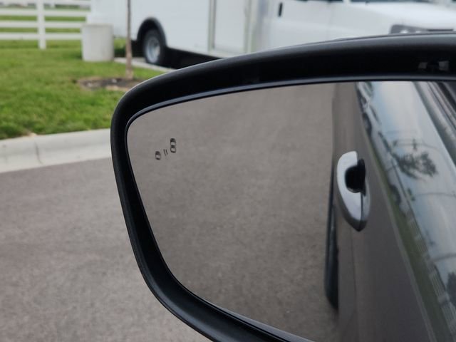 Used 2022 Gray Ford SEL image 39
