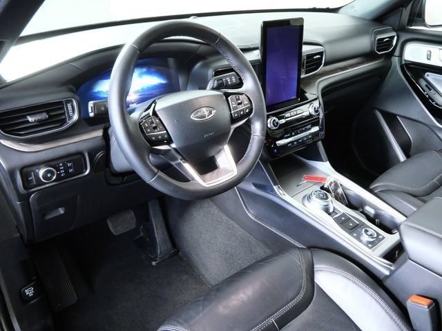 Certified Used 2023 Gray Ford Platinum image 3