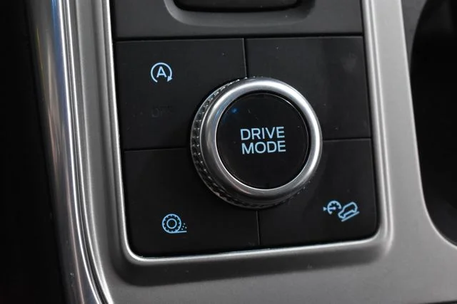 Used 2020 Black Ford XLT image 33