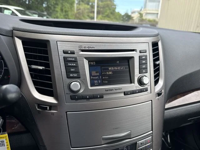 Used 2013 Silver Subaru 2.5i image 19