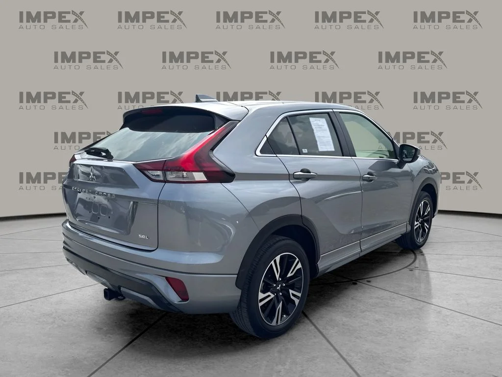 Used 2024 Gray Mitsubishi SEL image 3
