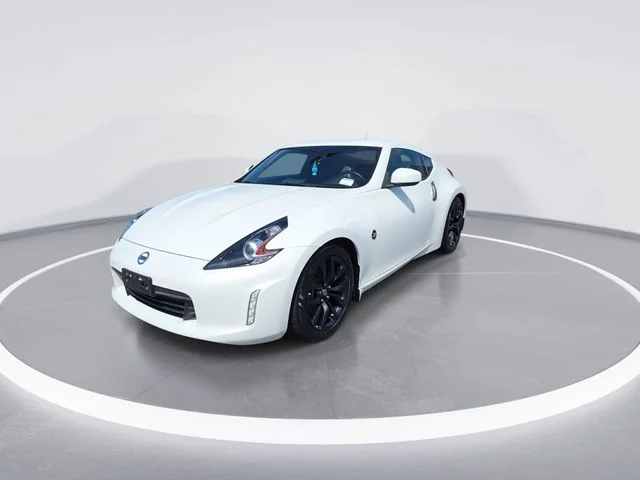Used 2020 White Nissan Base image 3