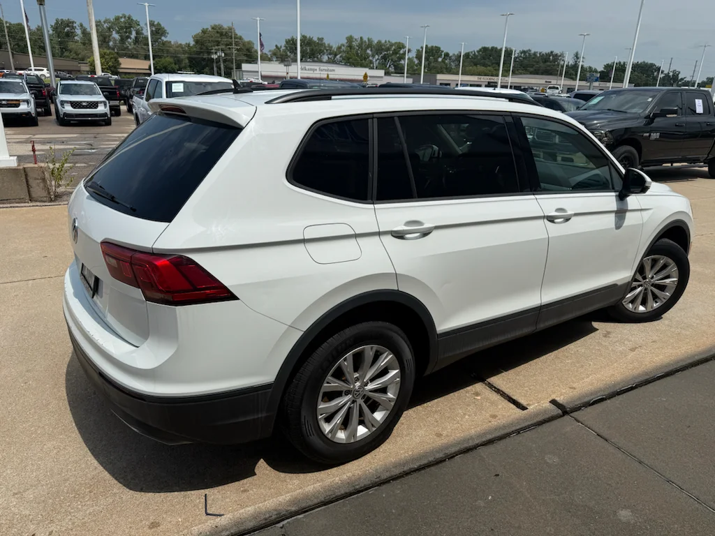 Used 2020 Pure White Volkswagen S image 9