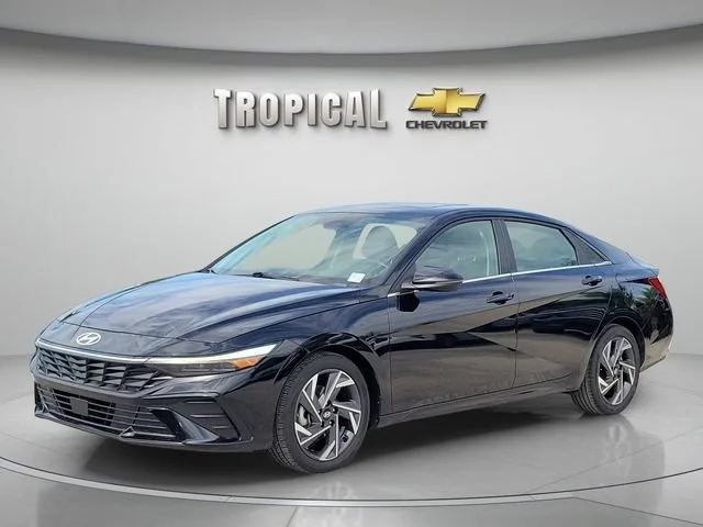 Used 2025 Black Hyundai Limited image 1