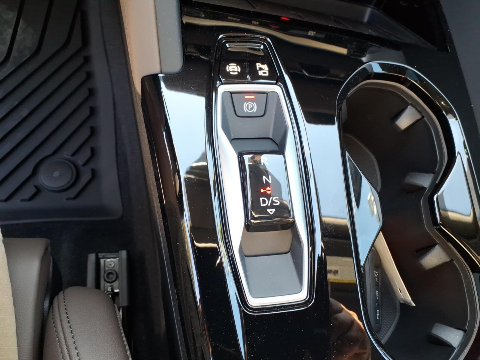 Used 2025 Mythos Black Metallic Audi Premium Plus image 28