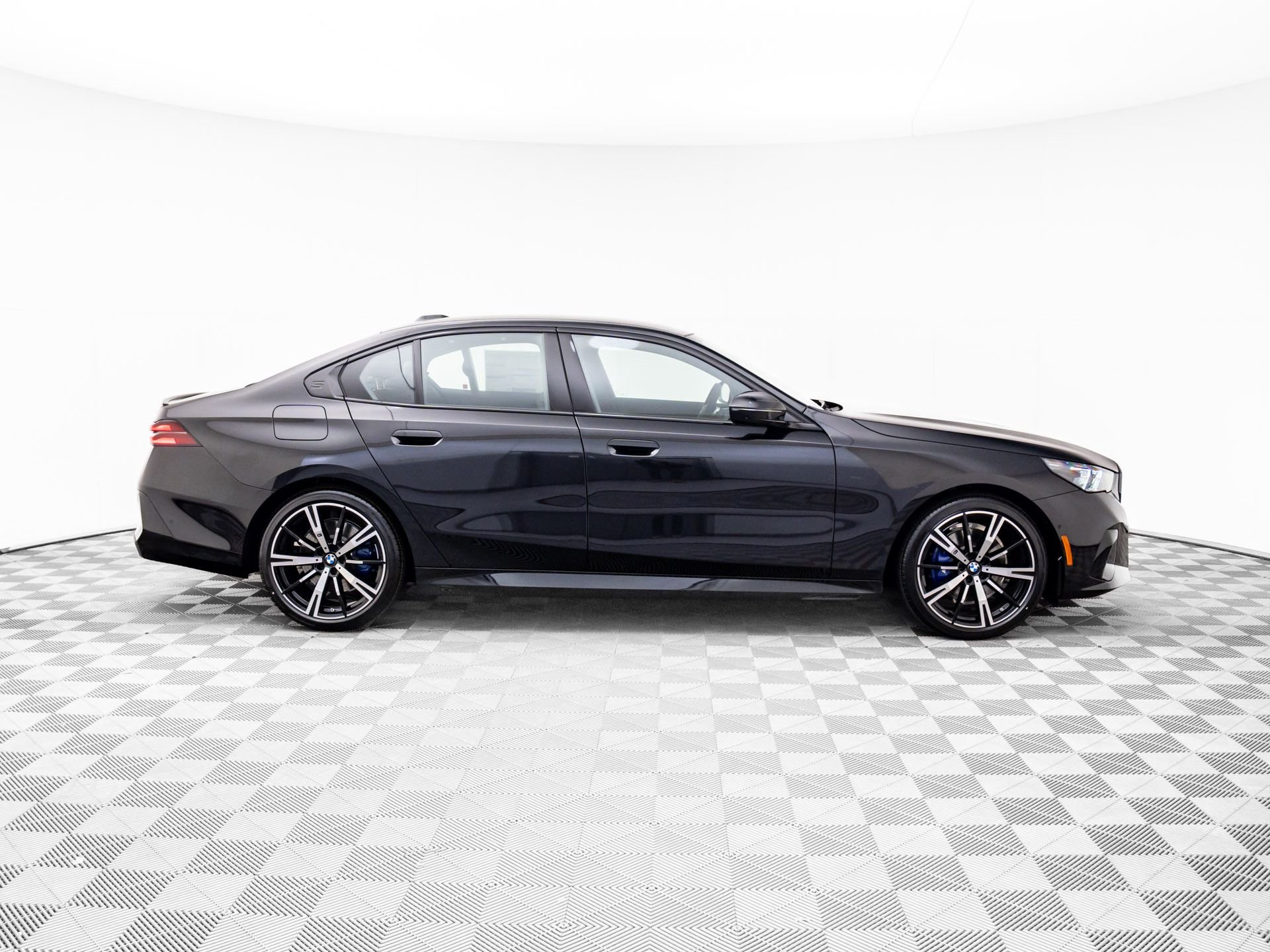New 2026 Black Sapphire Metallic BMW 530i xDrive image 7