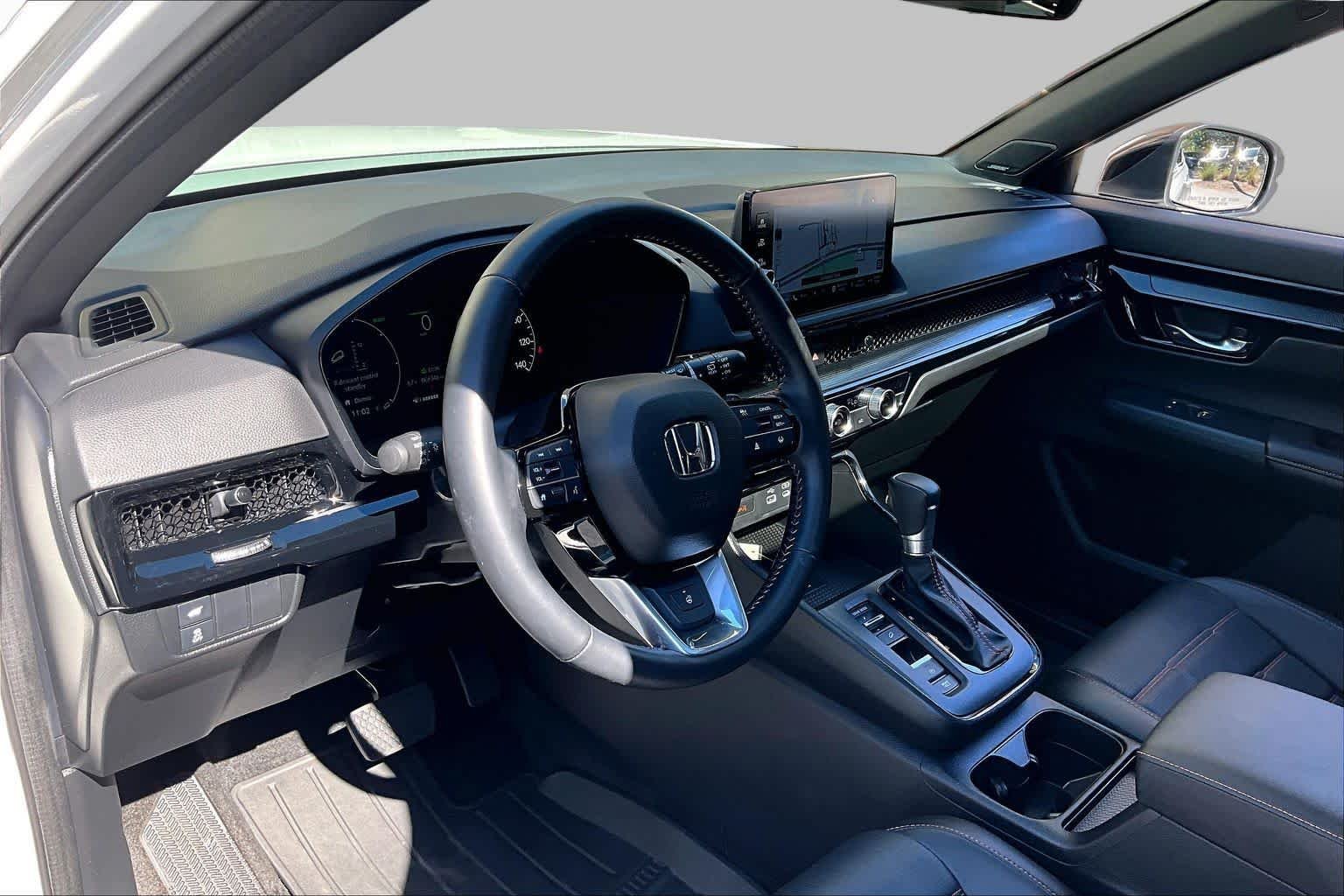 2025 Honda CR-V Sport Touring - Photo 18