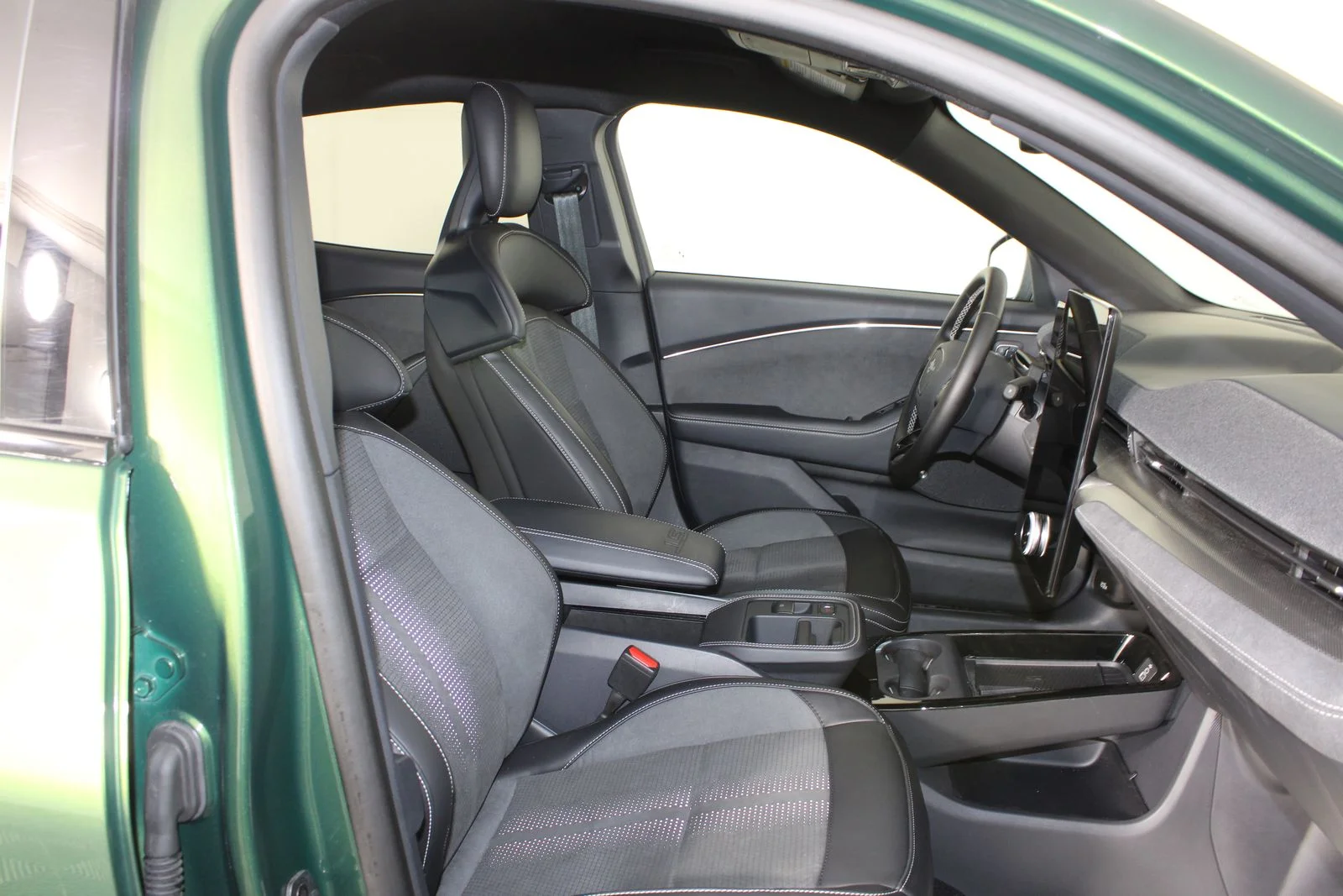 Used 2025 Green Ford GT image 13