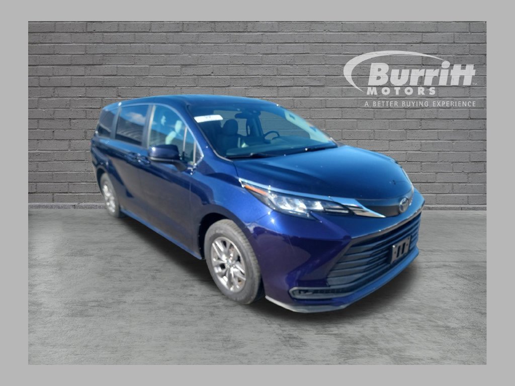 2023 Toyota Sienna LE