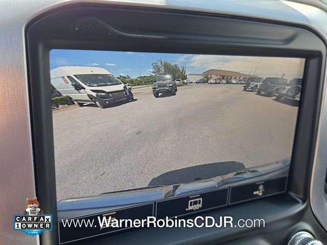 Used 2022 White GMC SLT image 23