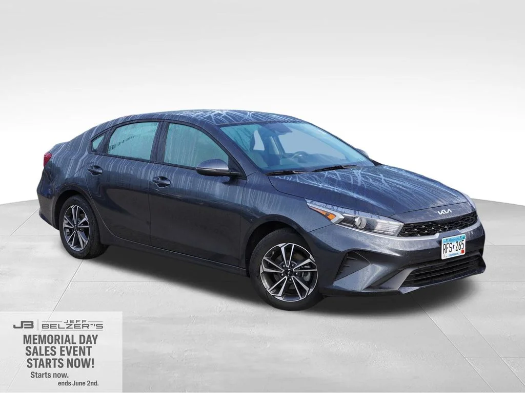 2024 Kia Forte LXS AT's photo