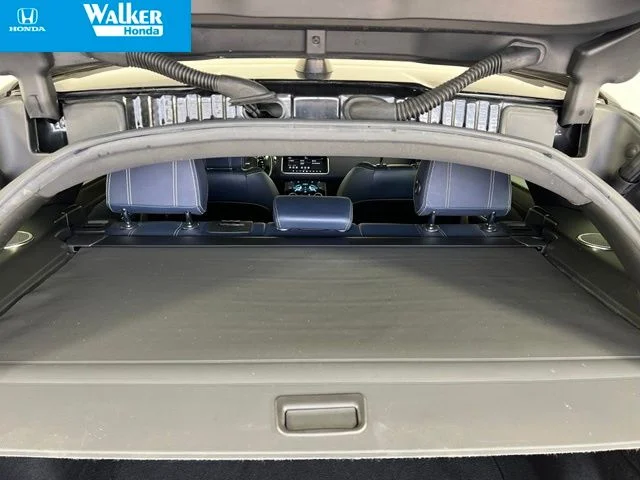 Used 2019 Black Land Rover SE R-Dynamic image 38