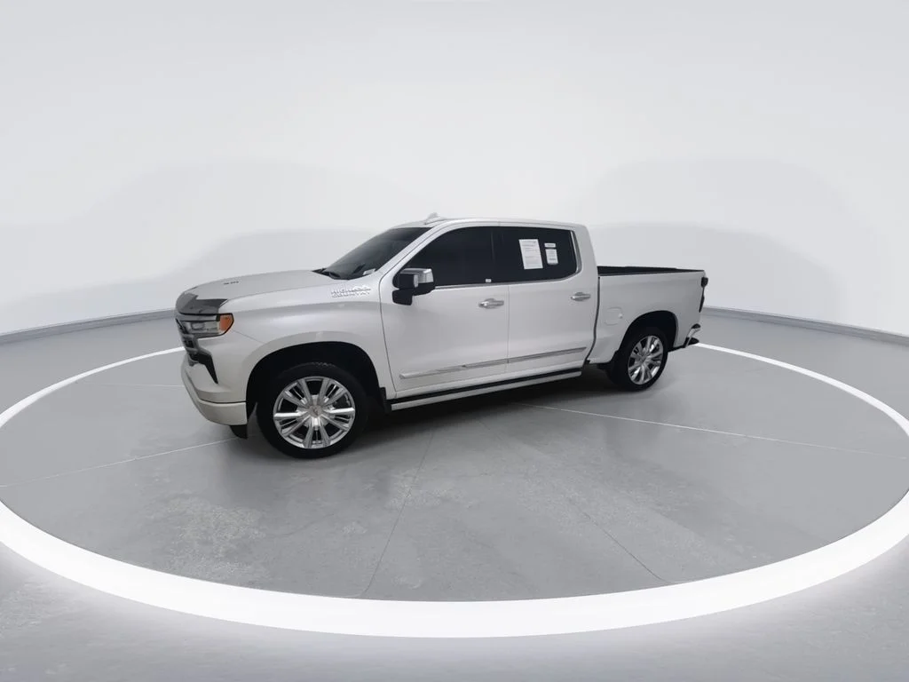 Used 2023 Beige Chevrolet High Country image 6