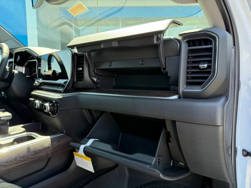 New 2026 Glacier White Tricoat GMC SLT image 15