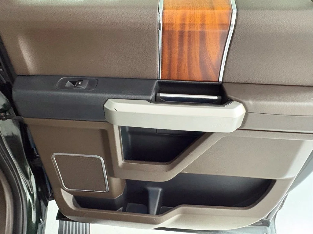 Used 2015 Green Ford King Ranch image 15