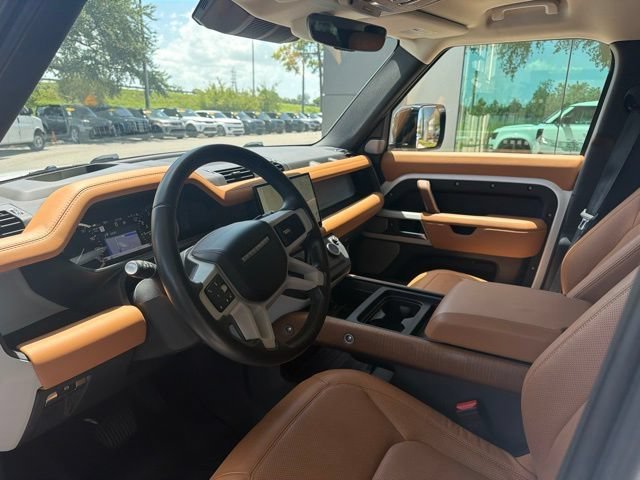 Used 2023 Fuji White Land Rover S image 6