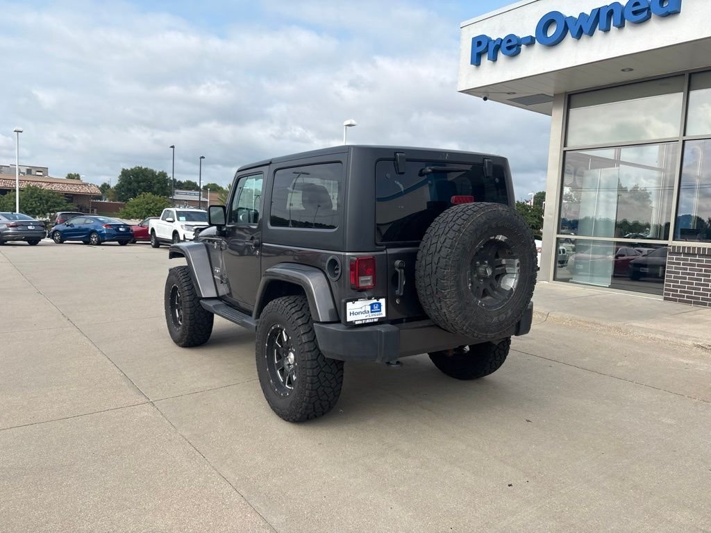 Used 2017 Granite Crystal Metallic Clearcoat Jeep Sahara image 7