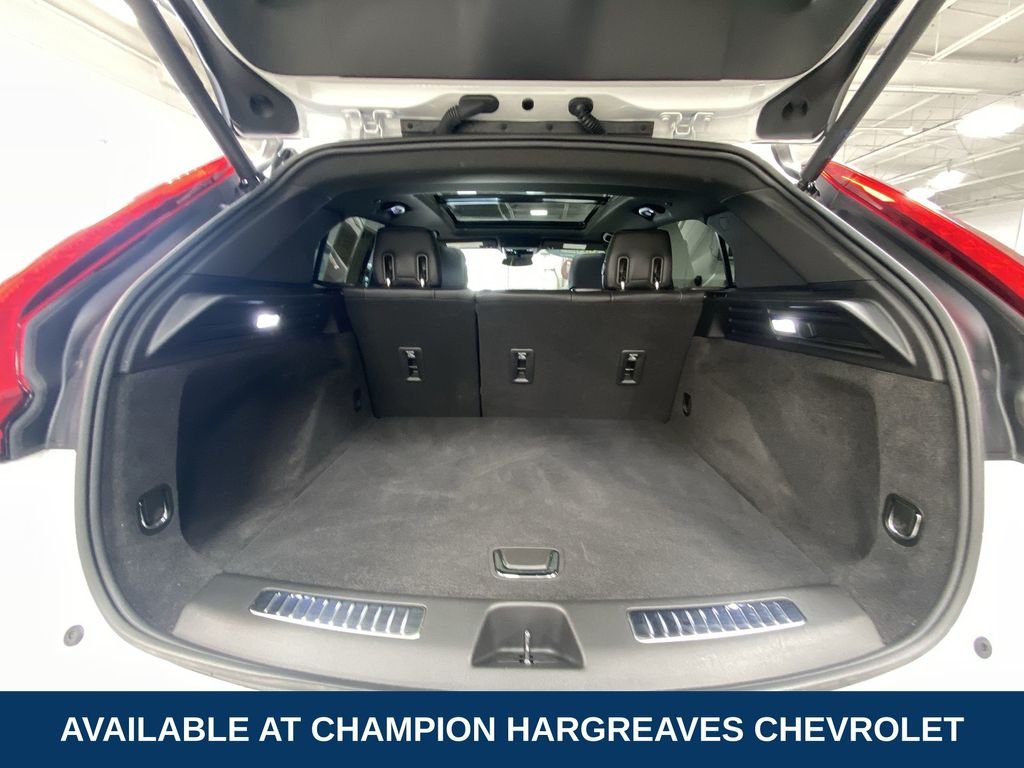 Used 2024 Crystal White Cadillac Premium Luxury image 34