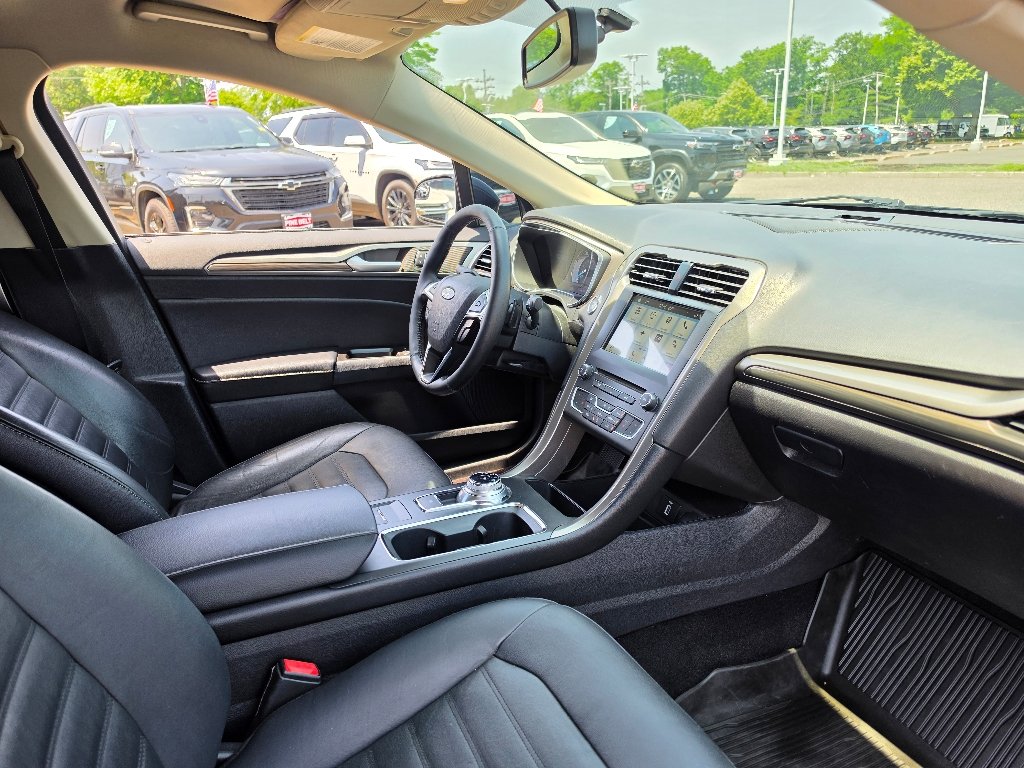 Certified Used 2017 Shadow Black Ford SE image 26