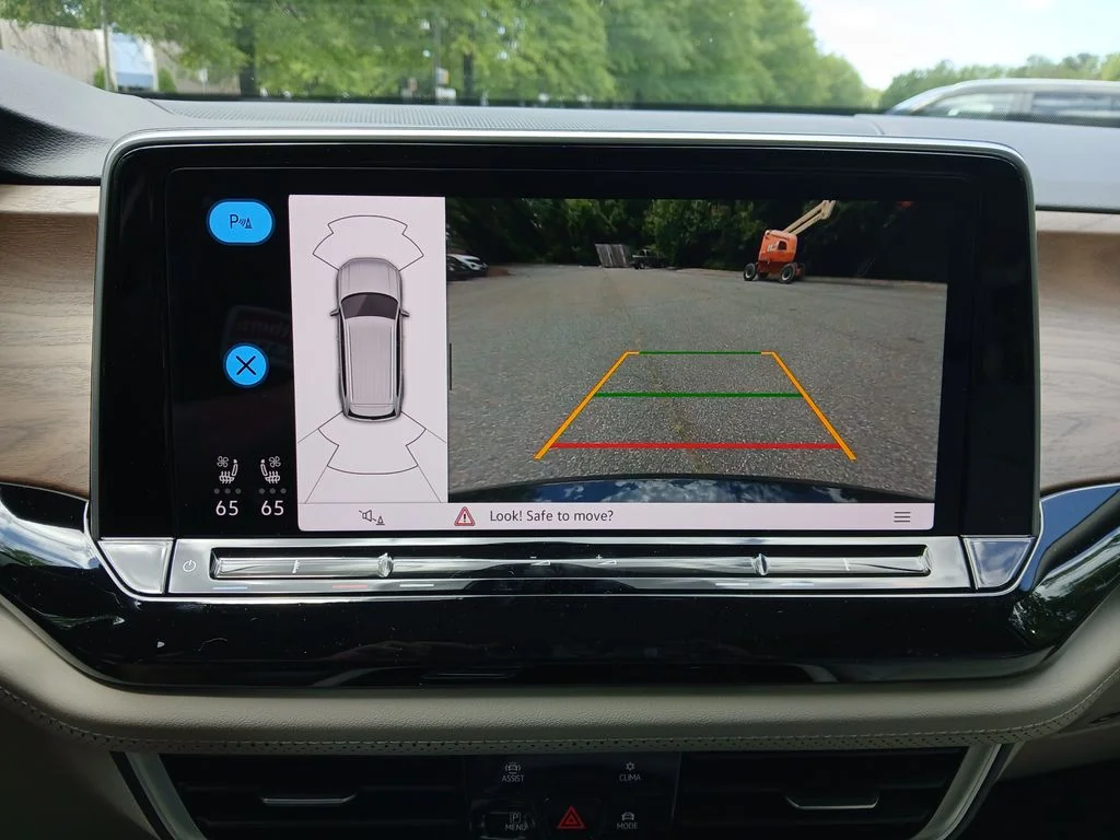 New 2026 Black Volkswagen 2.0T SE w/Technology image 19