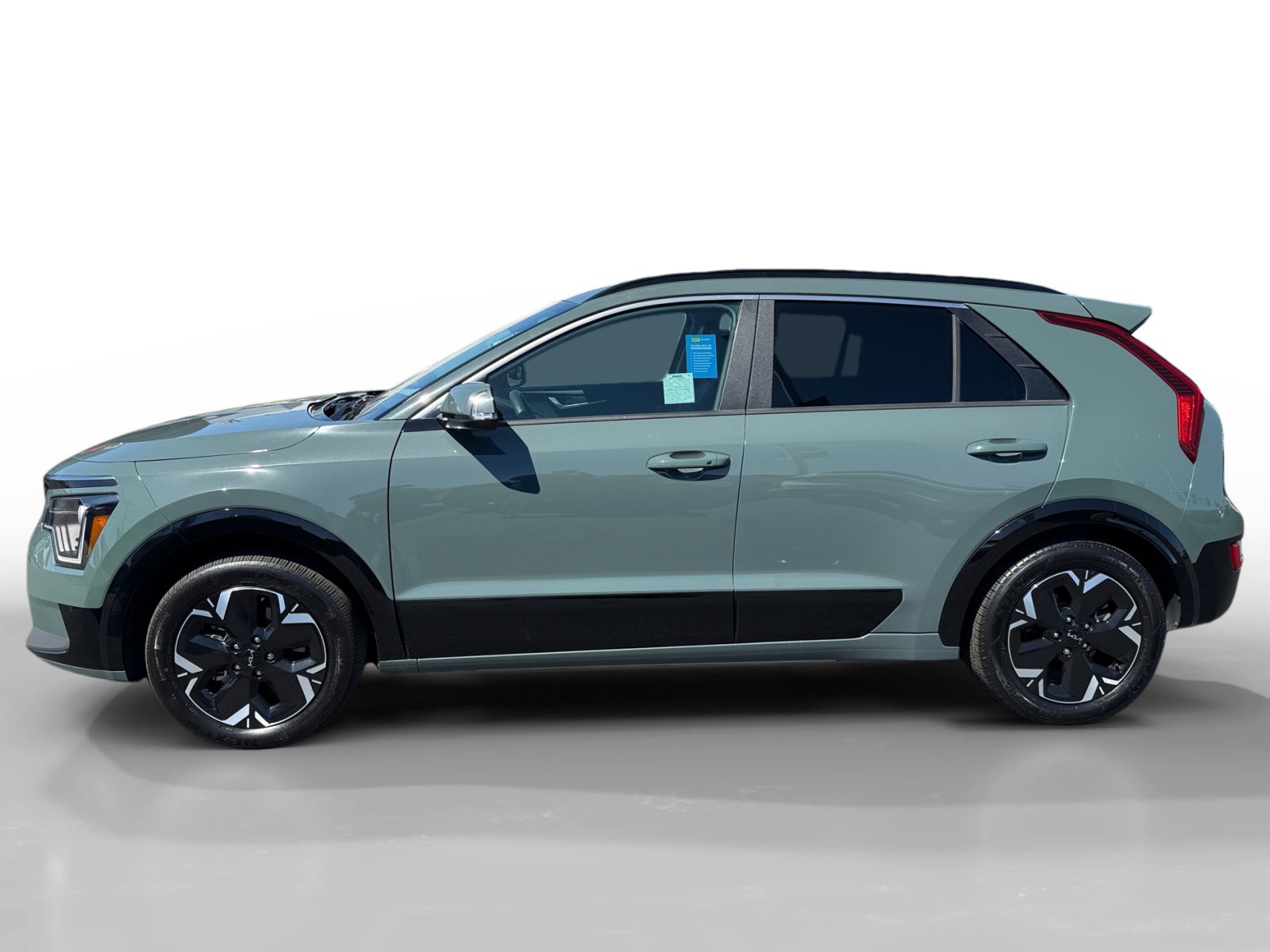 Used 2024 Green Kia Wind image 2