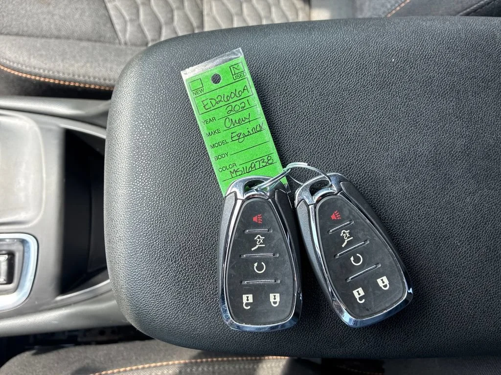 Used 2021 SILVER ICE METALLIC Chevrolet LT image 26