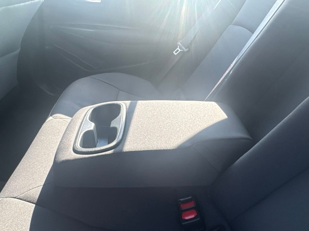 Used 2021  Toyota LE image 26