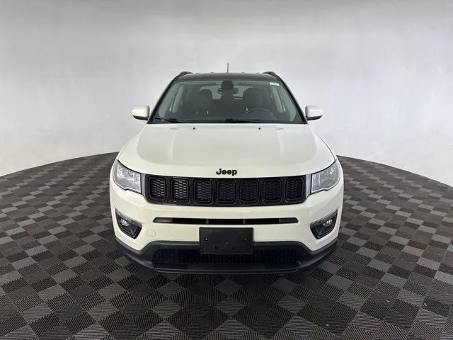 Used 2018 White Jeep Latitude image 2