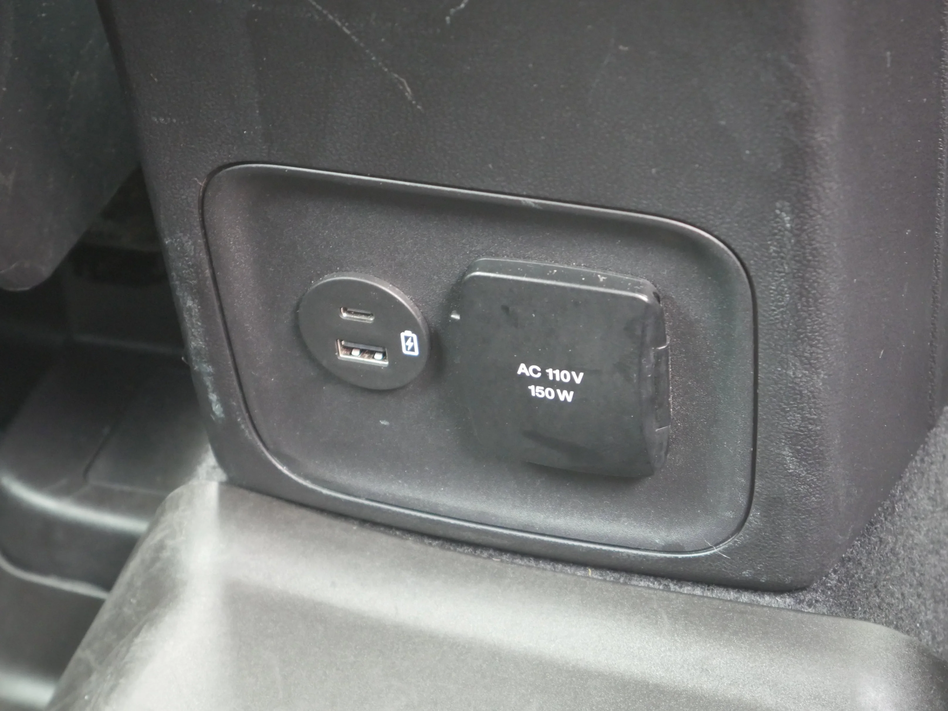Certified Used 2023 Shadow Black Ford Outer Banks image 29