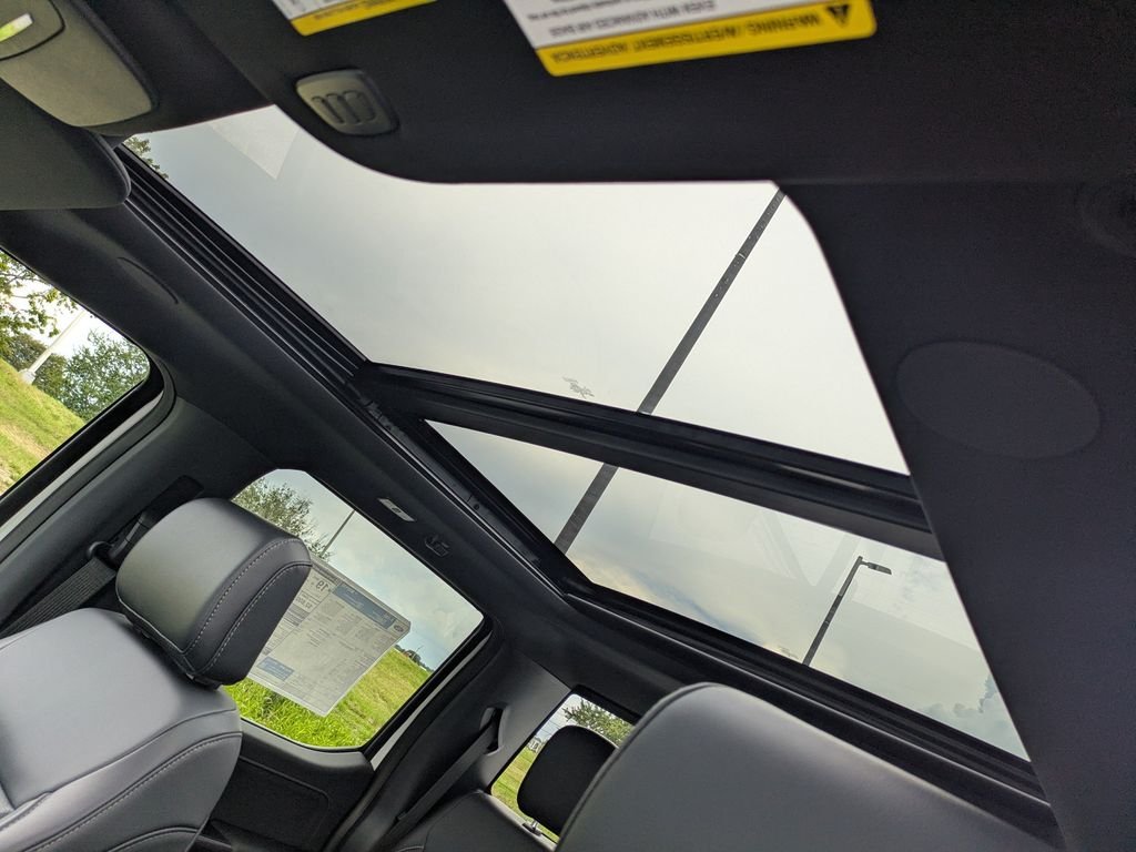 New 2026 Star White Metallic Tri-Coat Ford Lariat® image 44