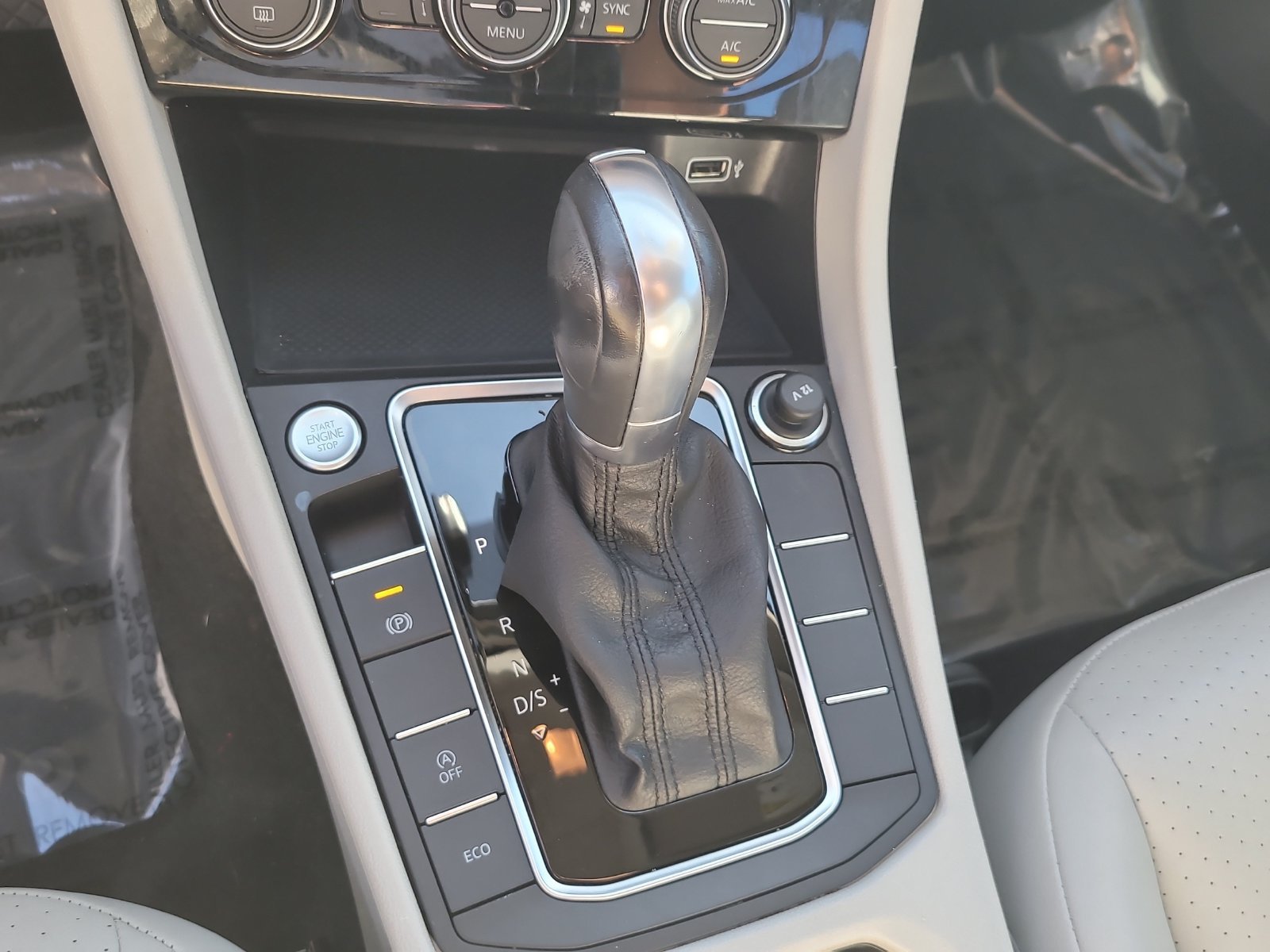 Used 2019 Blue Volkswagen 1.4T S image 24
