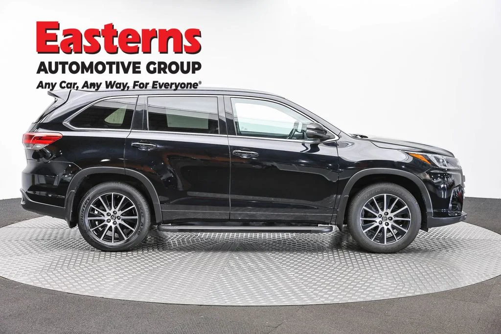 Used 2018 Black Toyota SE image 4