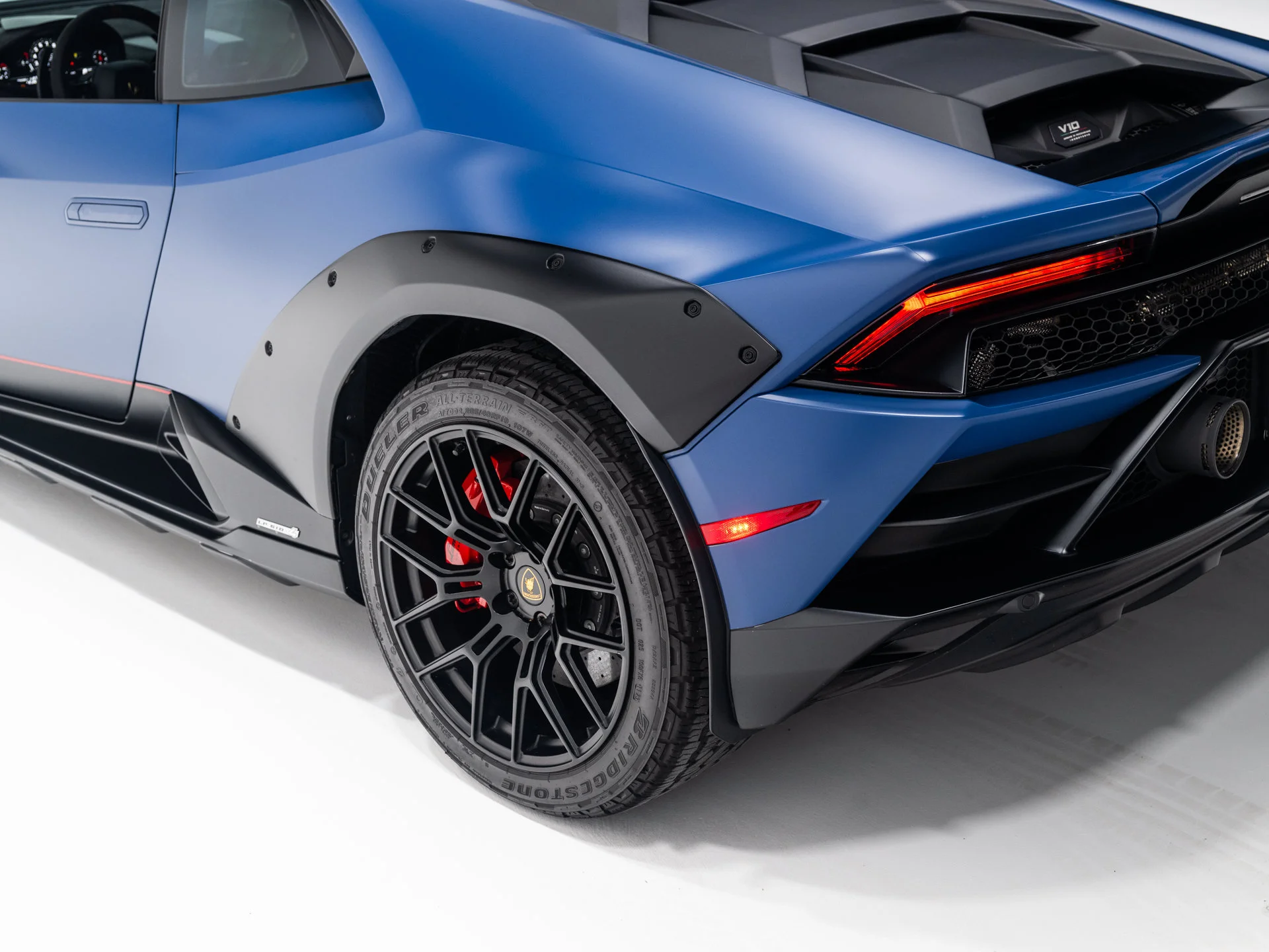 Used 2023 Blu Grifo Matte Lamborghini  image 26