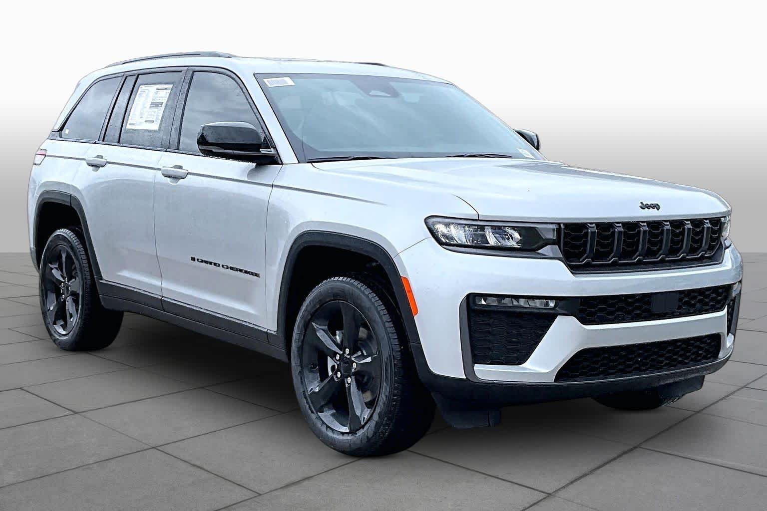 New 2026 Silver Zynith Exterior Paint Jeep Limited image 3