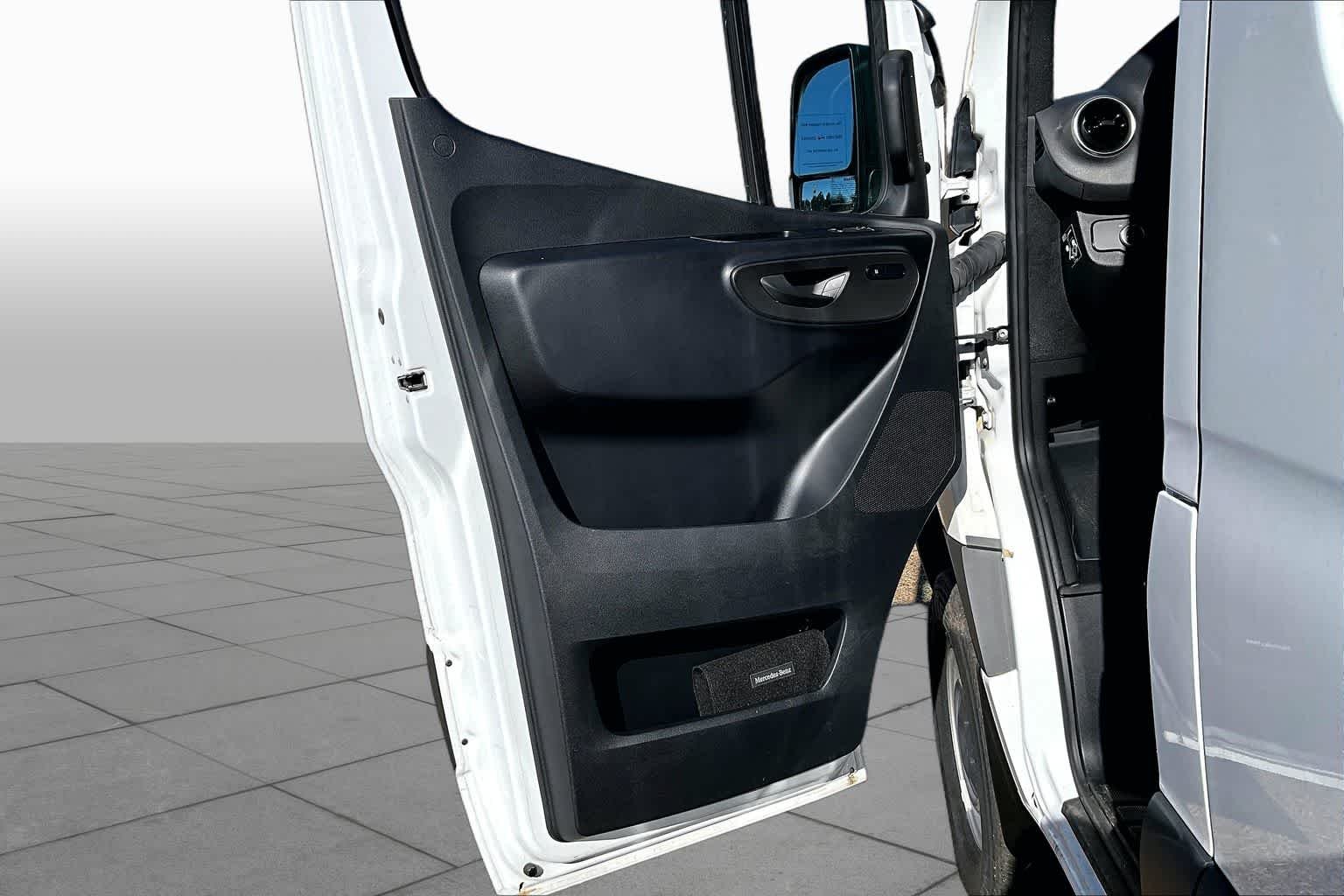 Used 2024 Arctic White Mercedes-Benz  image 21
