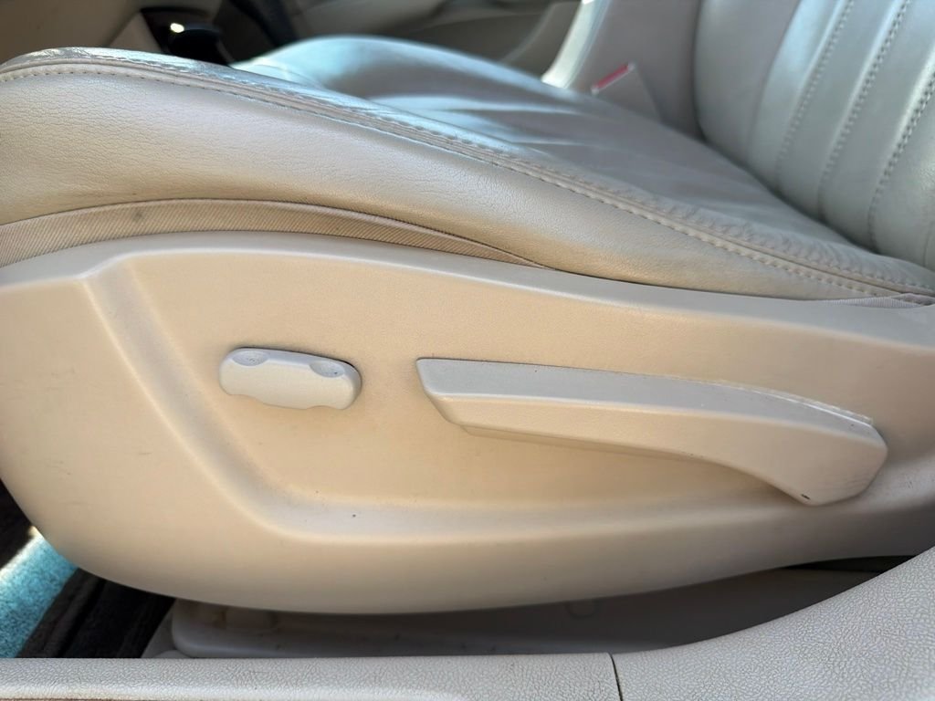 Used 2008 Red Buick CXL image 12
