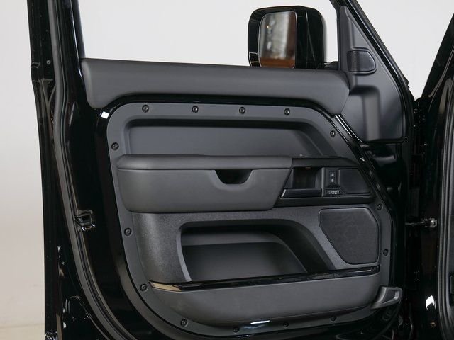 New 2026  Land Rover  image 25