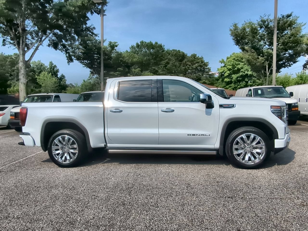 2026 GMC Sierra 1500 Denali - Photo 9