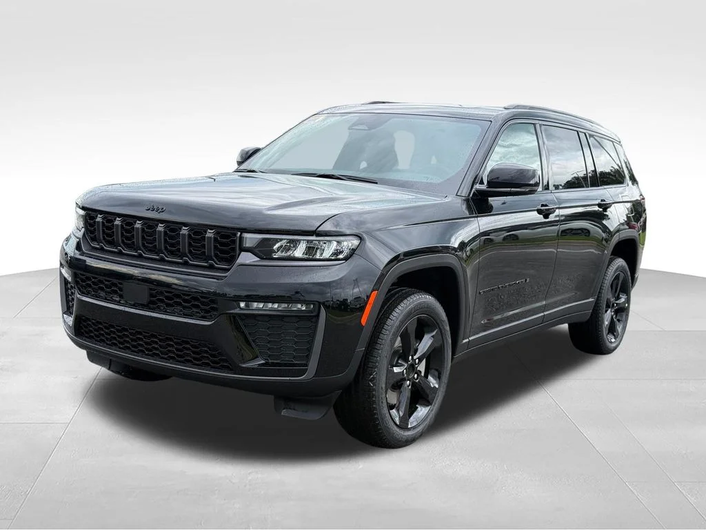 New 2026 Diamond Black Crystal Pearl-Coat Exterior Paint Jeep Limited image 1