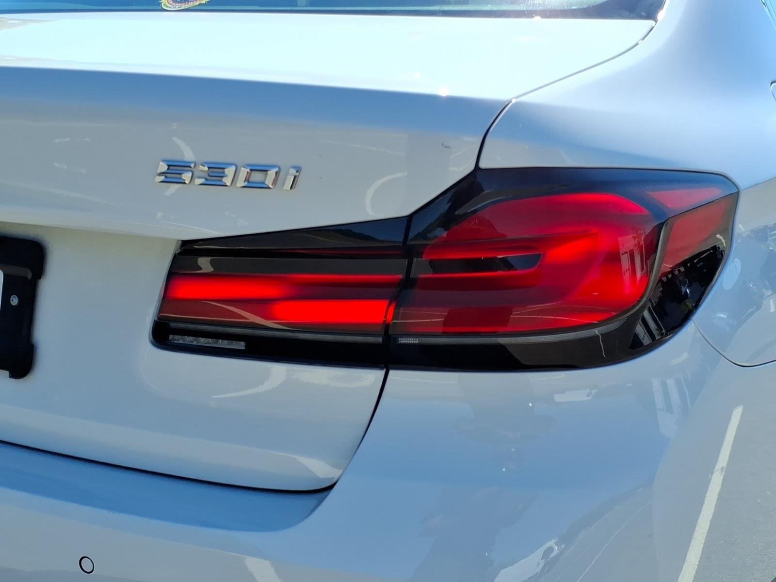 Used 2021 Alpine White BMW 530i image 19