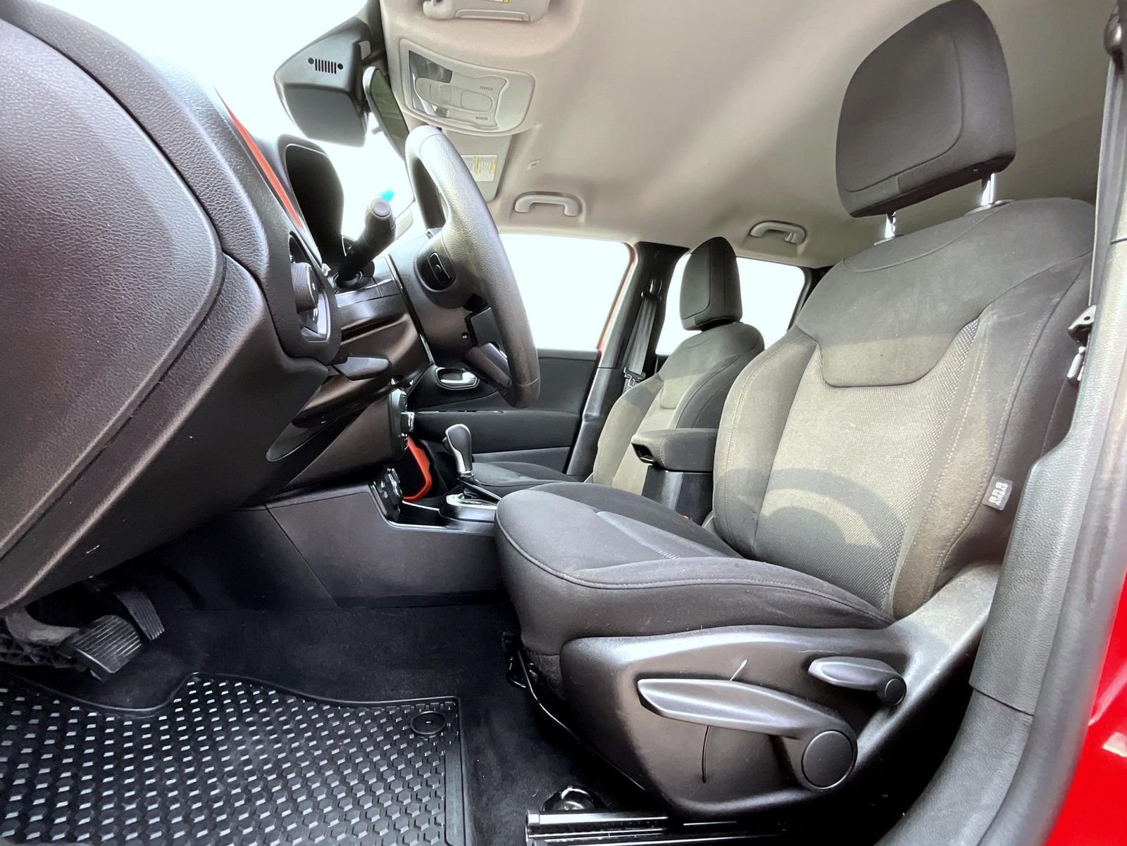 Used 2019 Red Jeep Sport image 11
