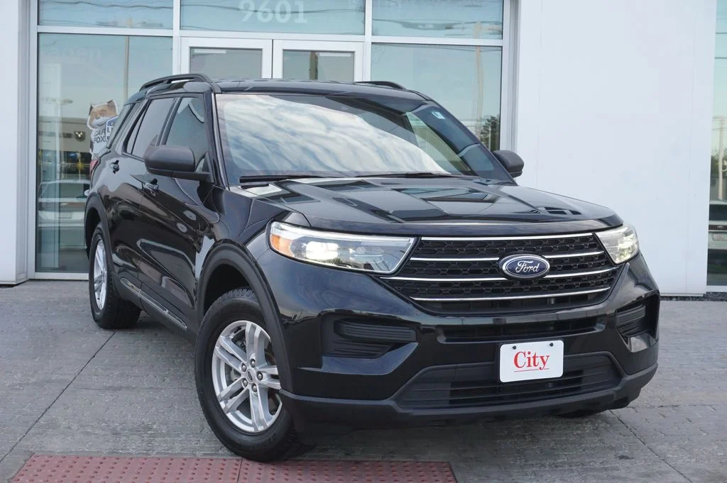Used 2020 Black Ford XLT image 5